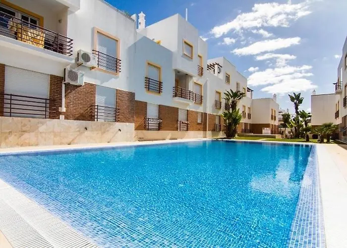 Penthouse T アパート タヴィラ